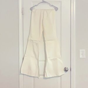 Medium white wide leg jeans